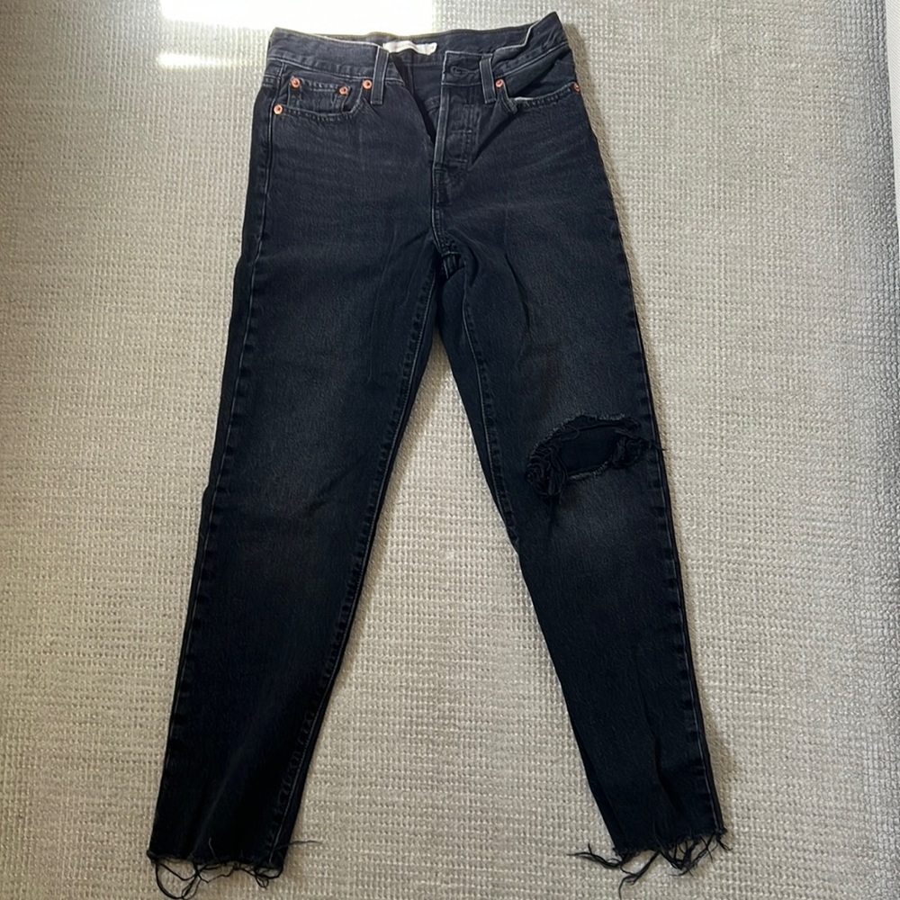 Levi’s Wedgie Straight black jeans